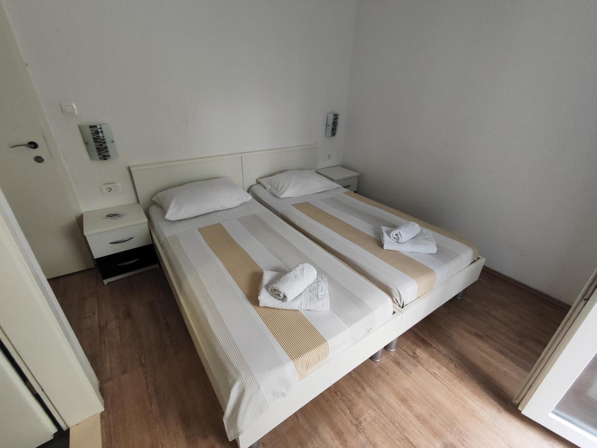 Zoric Apartments & Rooms 2 Dubrovnik Bagian luar foto